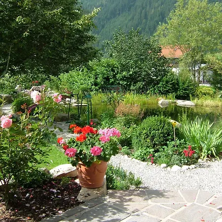 Gartenwohnung Mandl Garten Sauna Hot Pot Pool Lägenhet *